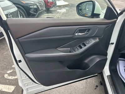 2023 Nissan Rogue SV - Photo 14