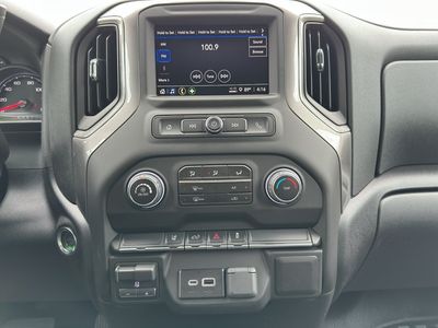2025 Chevrolet Silverado 2500 HD — photo 11 view