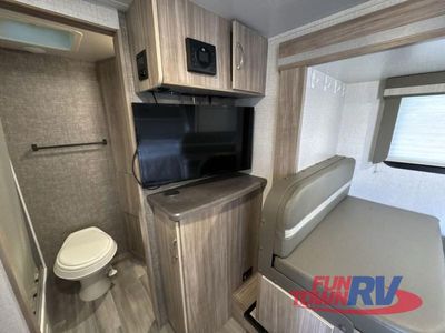 2022 Winnebago Micro Minnie — photo 23 view