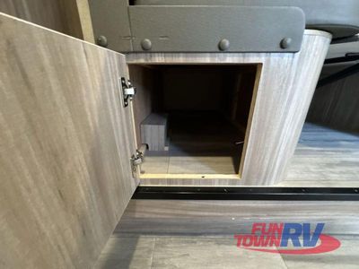 2022 Winnebago Micro Minnie — photo 24 view
