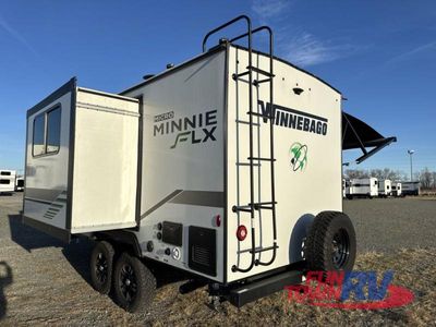 2022 Winnebago Micro Minnie — photo 12 view