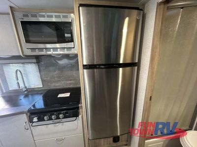 2022 Winnebago Micro Minnie — photo 18 view