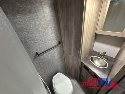 2022 Winnebago Micro Minnie — photo 27 view