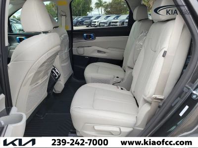 2026 Kia Sorento Hybrid — photo 13 view