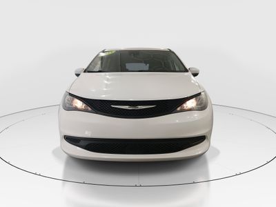 2023 Chrysler Voyager - Photo 2