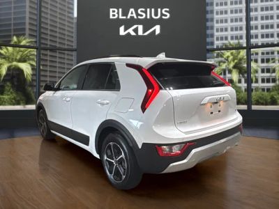 2025 Kia Niro — rear three-quarter view