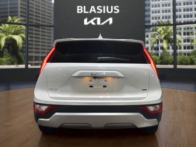 2025 Kia Niro — interior view