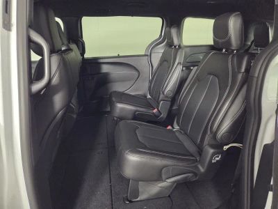 2026 Chrysler Pacifica — photo 17 view
