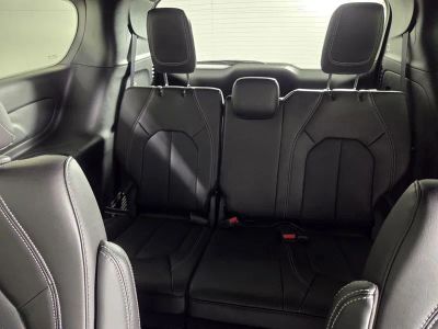 2026 Chrysler Pacifica — photo 18 view