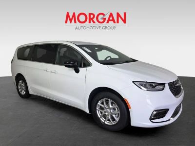 2026 Chrysler Pacifica — side profile view