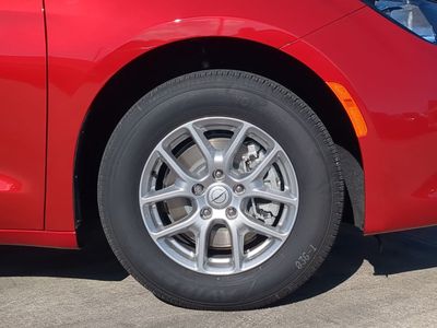 2026 Chrysler Voyager - Photo 11