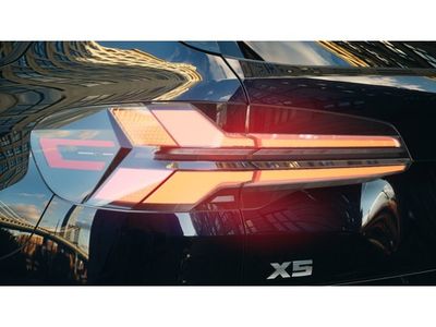2026 BMW X5 M60i - Photo 8