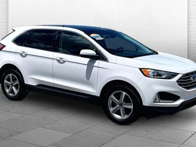 2022 Ford Edge SEL in Oxford White — front three-quarter view