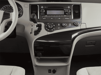 2013 Toyota Sienna - Photo 8