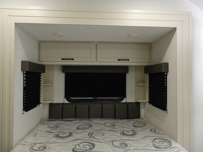 2026 Grand Design Momentum G-Class - Photo 8