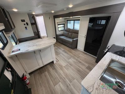 2025 Venture RV Stratus - Photo 2