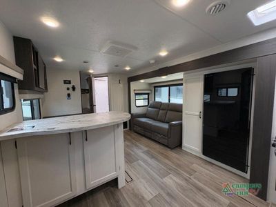 2025 Venture RV Stratus - Photo 10