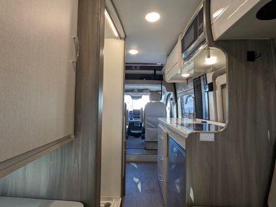 2022 Thor Motor Coach Tellaro — photo 25 view
