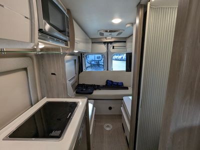 2022 Thor Motor Coach Tellaro — photo 19 view