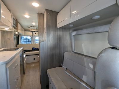 2022 Thor Motor Coach Tellaro — photo 27 view