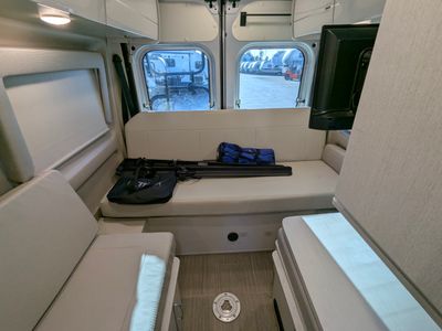 2022 Thor Motor Coach Tellaro — photo 17 view