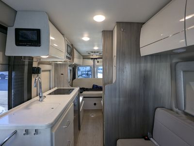 2022 Thor Motor Coach Tellaro — photo 9 view