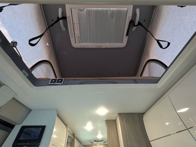 2022 Thor Motor Coach Tellaro — photo 20 view