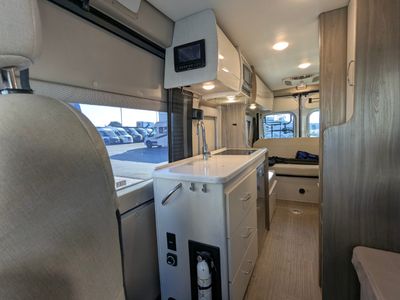 2022 Thor Motor Coach Tellaro — photo 12 view