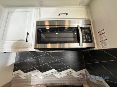2022 DRV Luxury Suites FullHouse — photo 18 view