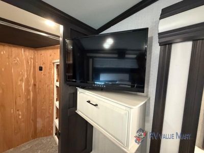 2022 DRV Luxury Suites FullHouse — photo 30 view