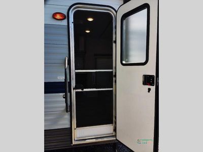 2021 Gulf Stream RV Friendship — photo 18 view