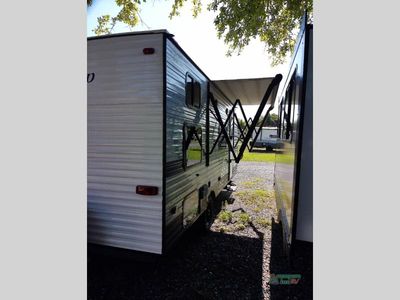 2021 Gulf Stream RV Friendship — photo 16 view
