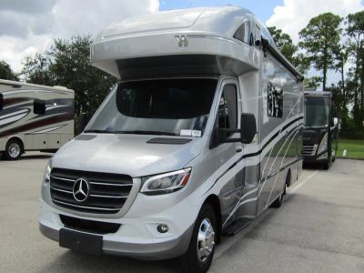 2025 Winnebago NAVION - Photo 28