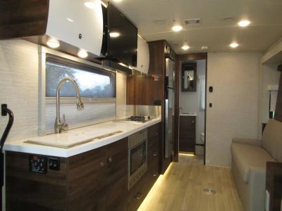 2025 Winnebago NAVION - Photo 6
