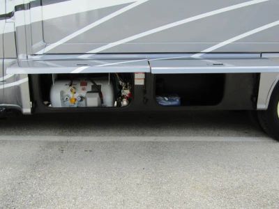 2025 Winnebago NAVION - Photo 26