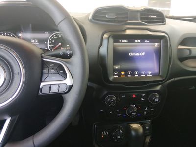 2023 Jeep Renegade - Photo 18