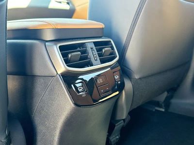 2025 Lexus RX 350 - Photo 33