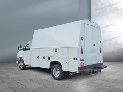 2025 Chevrolet Express Commercial Cutaway - Photo 2