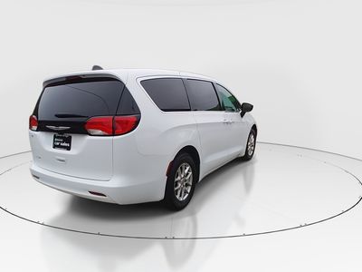 2024 Chrysler Voyager - Photo 7