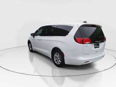 2024 Chrysler Voyager - Photo 5