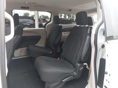 2024 Chrysler Voyager - Photo 10