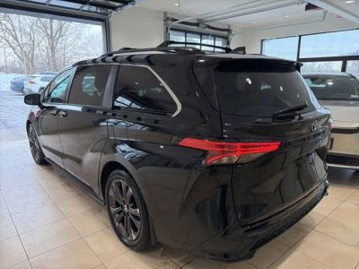 2022 Toyota Sienna XSE - Photo 5