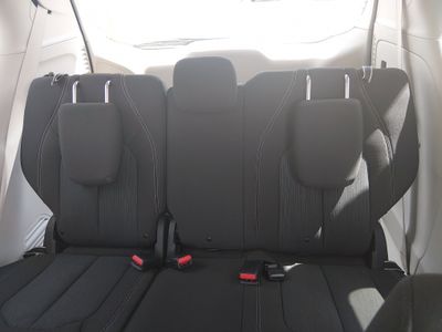 2020 Chrysler Voyager - Photo 17