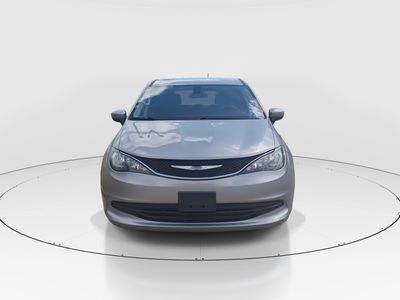 2020 Chrysler Voyager - Photo 2