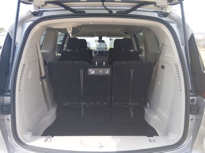 2020 Chrysler Voyager - Photo 11