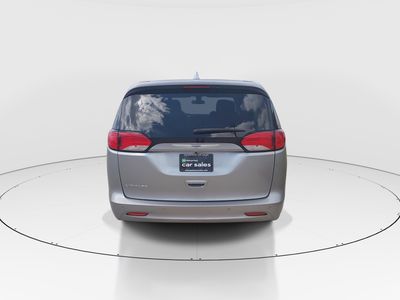 2020 Chrysler Voyager - Photo 6