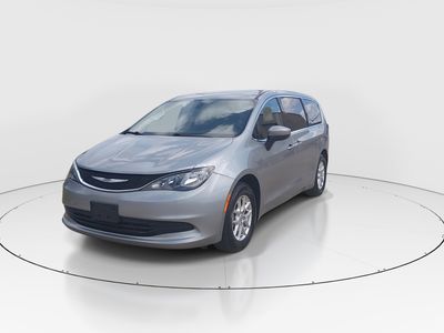 2020 Chrysler Voyager - Photo 3