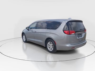 2020 Chrysler Voyager - Photo 5