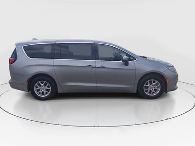 2020 Chrysler Voyager - Photo 8