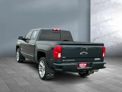 2018 Chevrolet Silverado 1500 — interior view